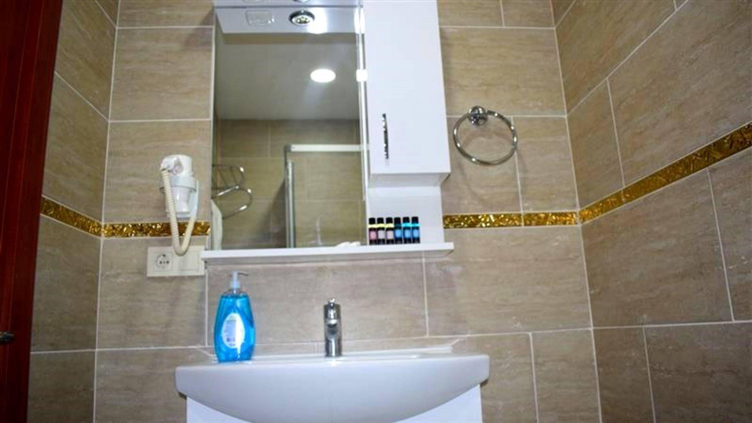 Royal Besiktas Otel 2*